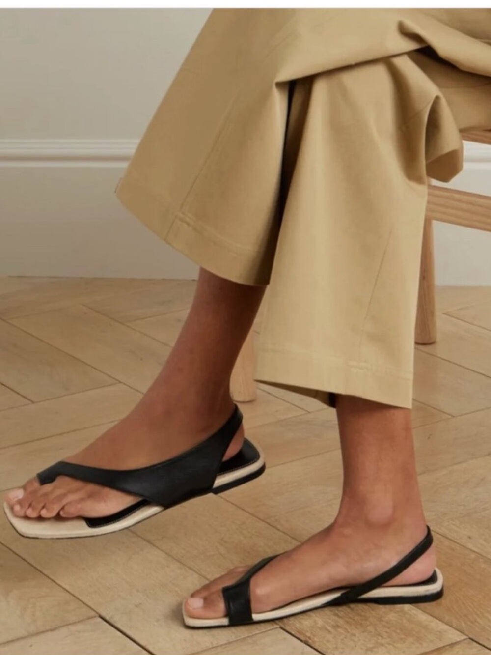 Toteme Sandals Sculptural Thong Slingblack in Black Leather